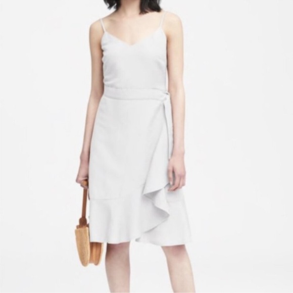 Banana Republic Dresses & Skirts - Banana Republic White Linen tie waist Dress